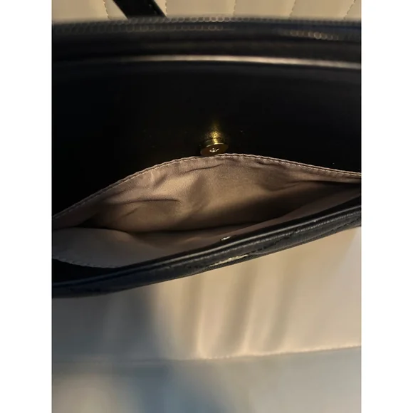 Anne Klein Black Chevron Shoulder Bag Gold Chain Lion Emblem - Picture 13 of 14